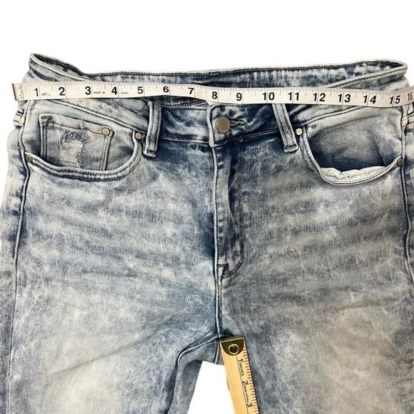 Altar'd State Jeans Womens Size 11 Distressed Frayed Hem Cut Off blue Light Wash - Picture 6 of 11